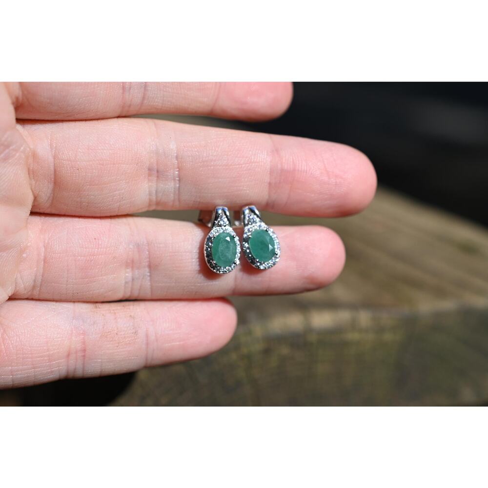 Emerald earrings in 925 sterling silver
